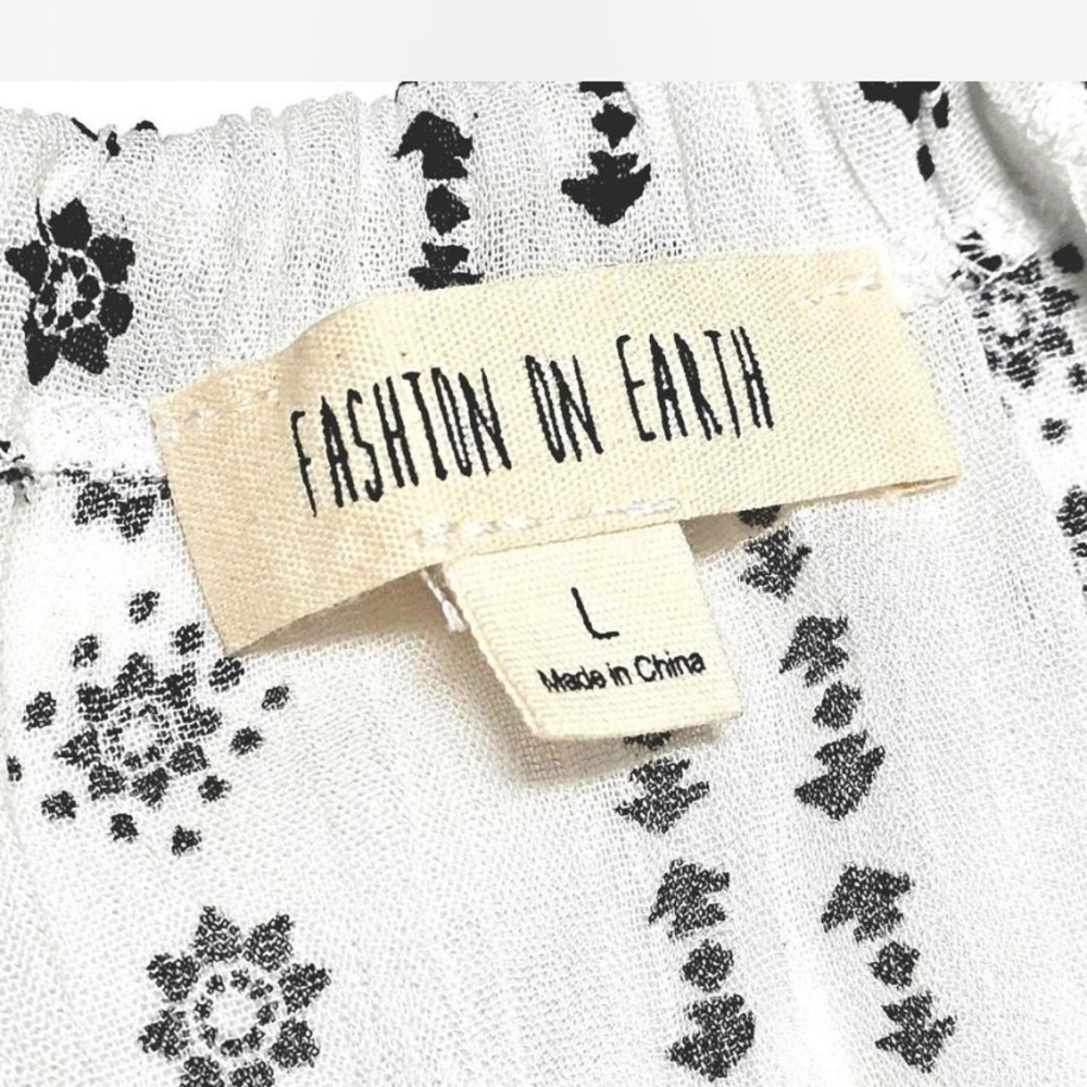 Cute Patterned Romper - image 7